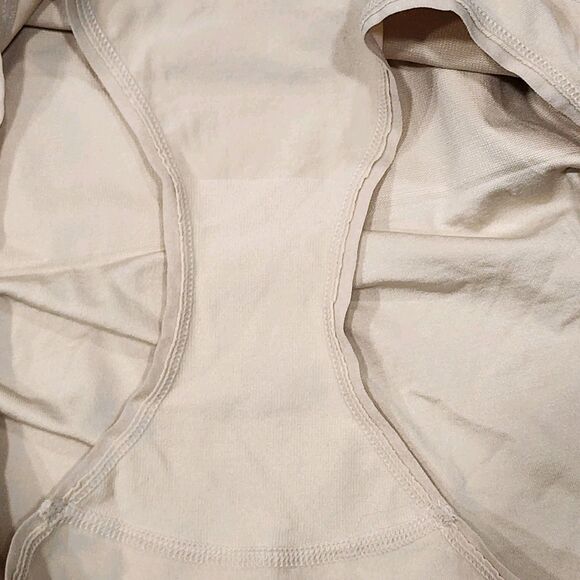 Maidenform Women Size XL Nude High waist Yummy Control Brief Shaping Bottoms - Picture 4 of 4